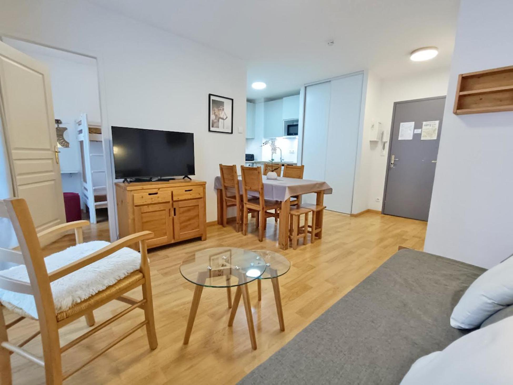 L'Eterlou, T3, Centre Luchon, Wifi, Casier A Skis, Ascenseur, 6 Personnes Bagnères-de-Luchon 외부 사진